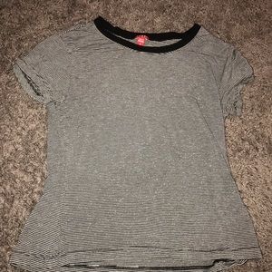 Guess women’s shirt size small
